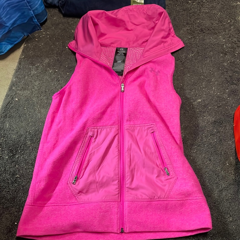 Under Armour hot pink vest Size:M